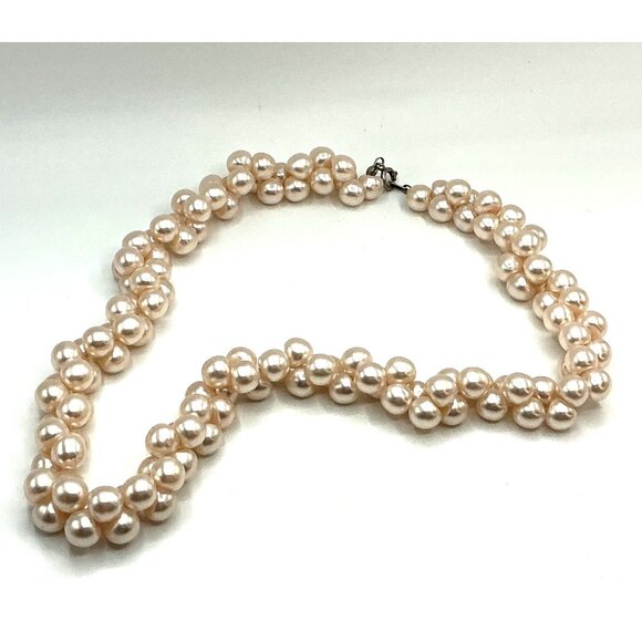Vintage Double Strand Faux Pearl Necklace With Twisted Design and Silver Tone Cl - Picture 2 of 6